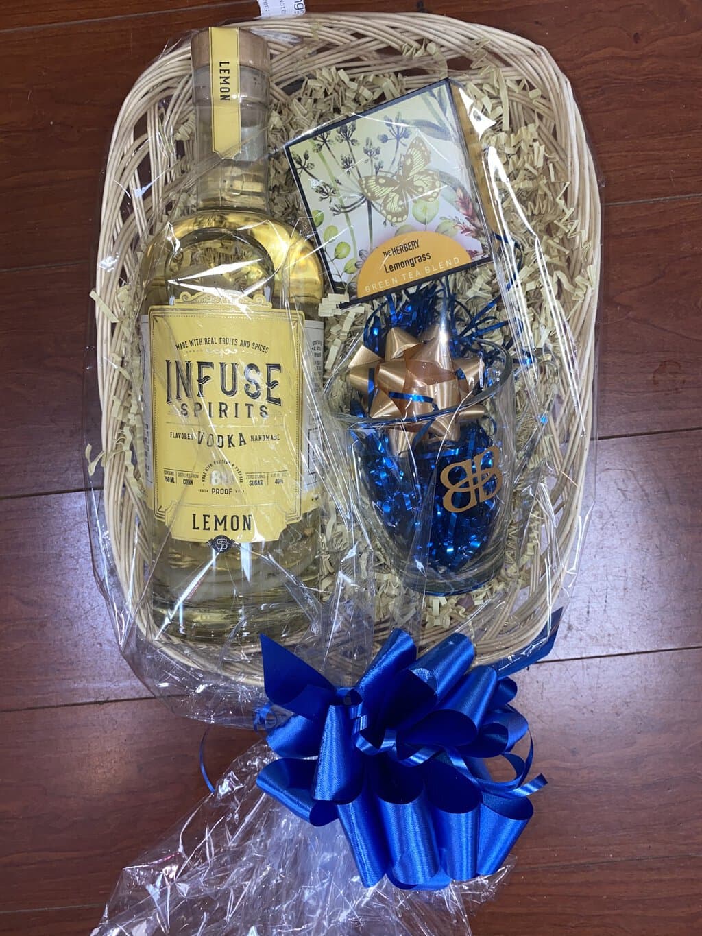 Infuse Spirits Lemon Vodka W Tea & Mug